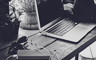 爱游互娱游戏官网-_红土、硬地、草地：不同场地带来的独特体验_，红土地土壤有什么好处